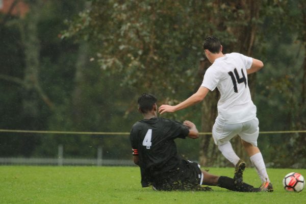 018-Fball-Boys-1X1-v-Avondale-College---018