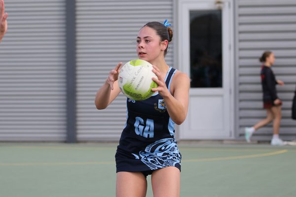 2024--UNISS-Netball-Prems-v-Howick-----21