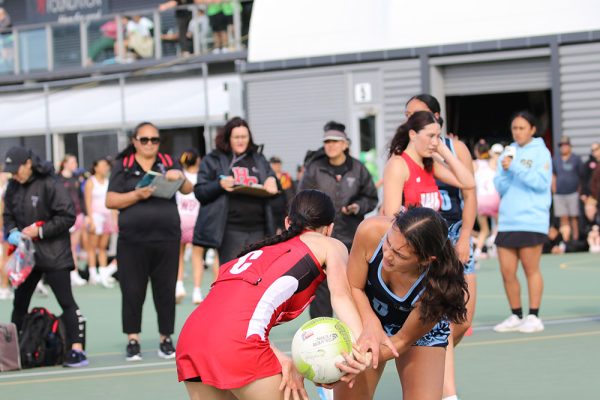 2024--UNISS-Netball-Prems-v-Howick-----27