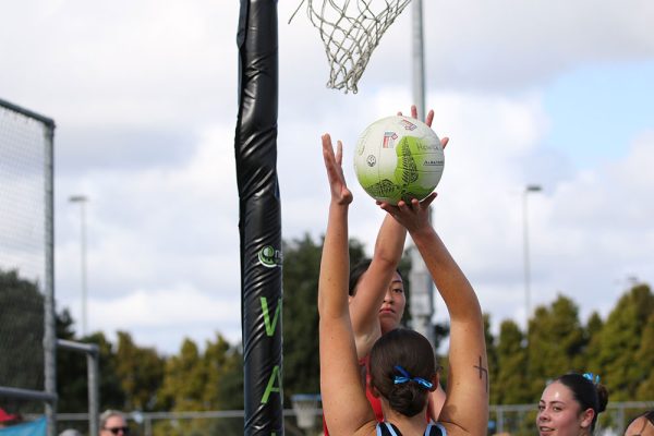 2024--UNISS-Netball-Prems-v-Howick-----34